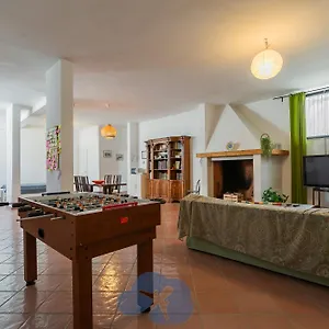 Airport House Apartment